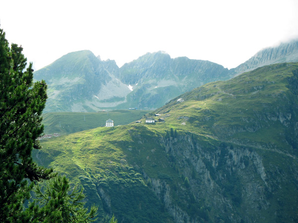 Вид на деревушку Белальп при подъеме на Ридерфурка