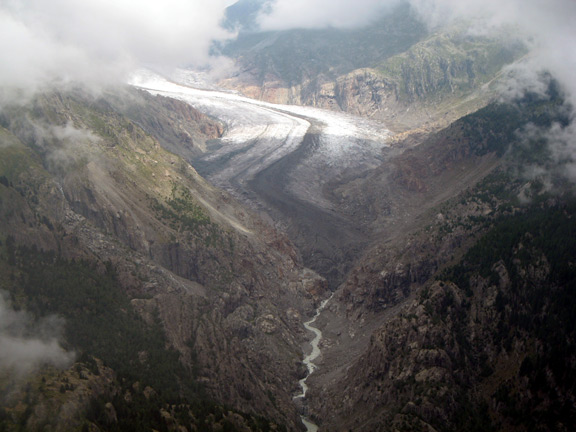 Вид на ледник с панорамной площадки у отеля Белальп