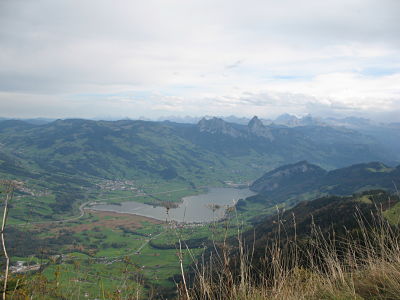 Вид на Лауцерзее и Митен с горы Риги