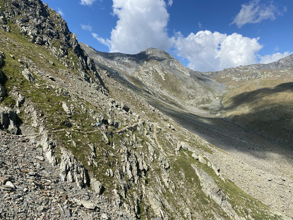 Спуск с Лошадиного перевала