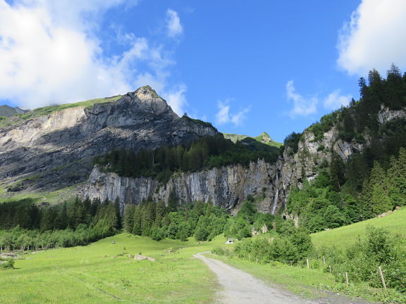 Около Альп Валабютц - водопад Унтерер Маттбахфалл