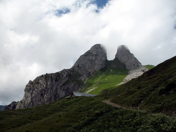 Скалы-Близнецы
