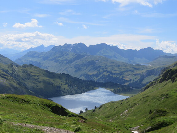 Вид на Энгстлензее с перевала Йохпасс
