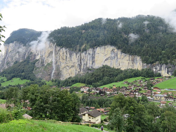 Водопад Штауббах и Лаутербруннен