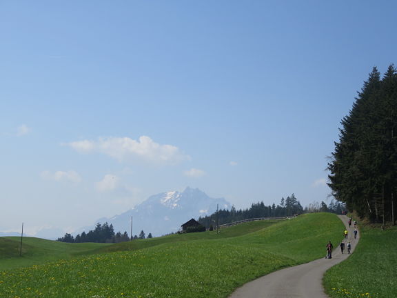 Подъем к Вагемоосу: вид на Пилатус