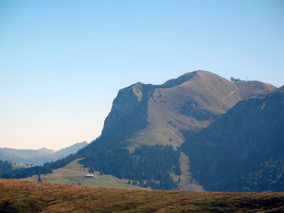 Вид на вершину Молезона, Plan-Francey и Bonne Fontaine