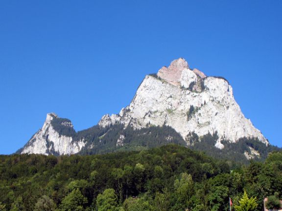 Большой и Малый Митен со стороны Швица
