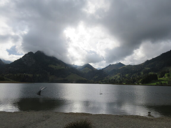 Черное озеро