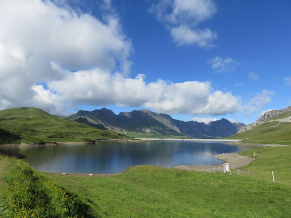 У озера Таннензее