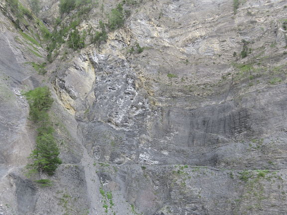 Еще черный желоб (проход закрыт)