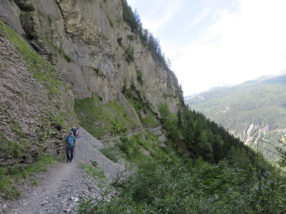 Переход через опасное место