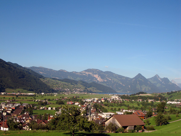 Вид на Риги из деревни Штанс (кантон Нидвальден)