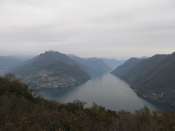 Монте Бре и восточный рукав Луганского озера