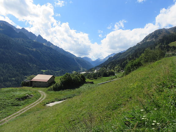 Горы в окрестностях Айроло