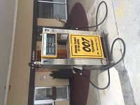 Бензоколонка Джеймса Бонда