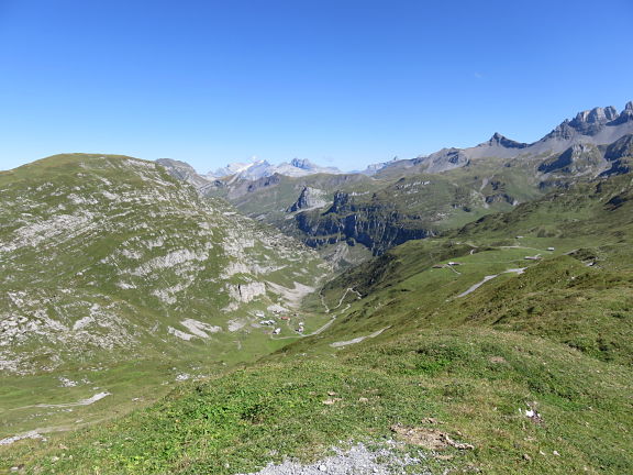 Долина Хюриталь с перевала Кинциг-Кульм