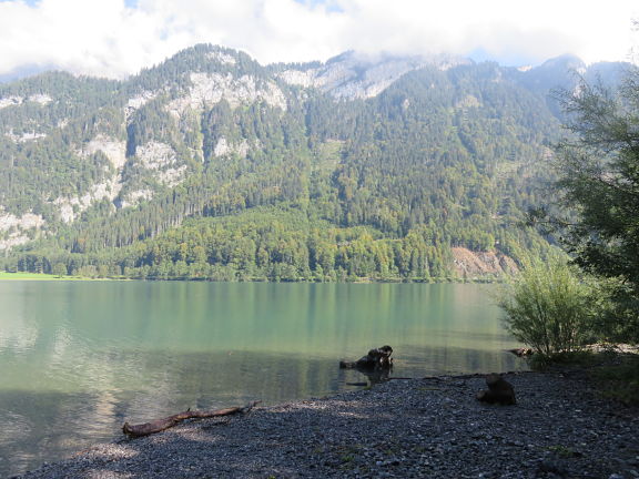 Безымянный дикий пляж