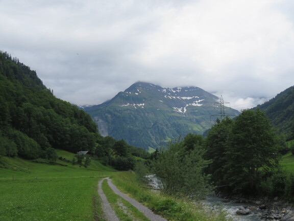 Долина Зернфталь между Маттом и Эльмом