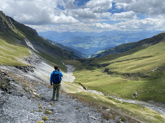 Здесь солдаты скатывались по снегу