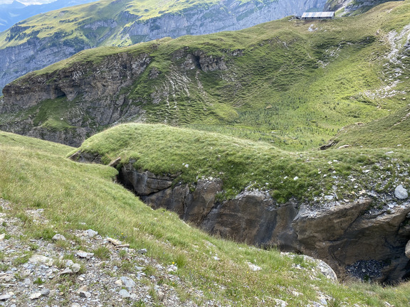Подземная река и провалы