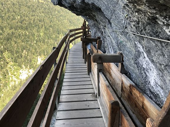 Над пропастью