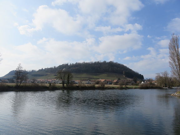 Деревня Сюжье у подножья Мон-Вюльи