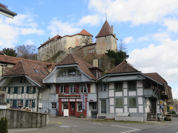 Замок Лаупен