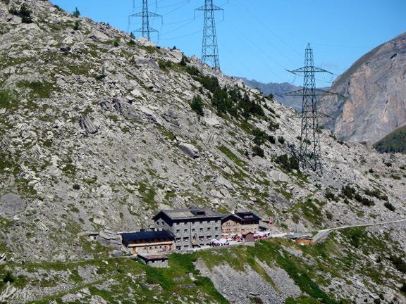 Гостиница Шварехбах на перевале Гемми - центр драматических событий в новелле Мопассана