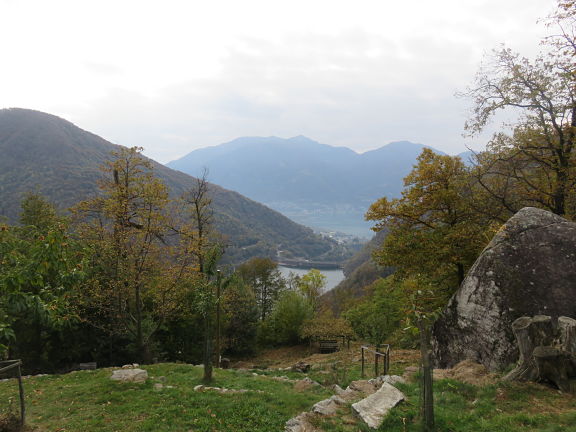 Плотина Контра - вид с горы