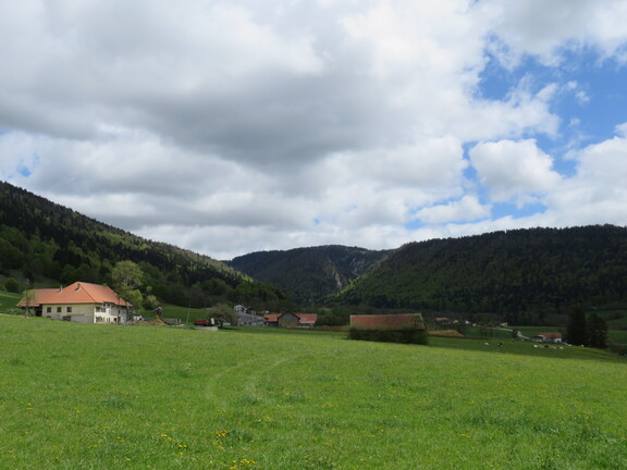 Деревня Ле-Пакье